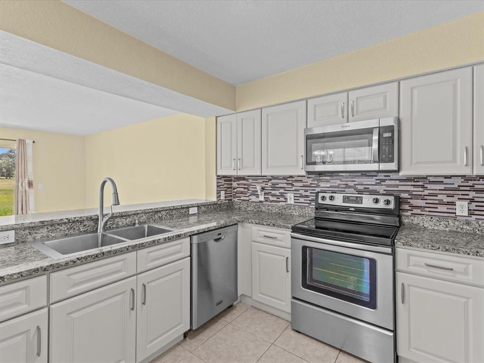 Active With Contract: $225,000 (2 beds, 2 baths, 1288 Square Feet)