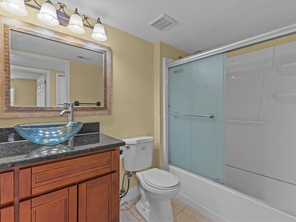 Active With Contract: $225,000 (2 beds, 2 baths, 1288 Square Feet)