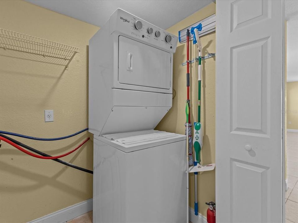 Active With Contract: $225,000 (2 beds, 2 baths, 1288 Square Feet)