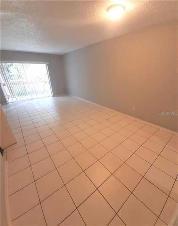 В аренду: $1,250 (1 спален, 1 ванн, 836 Квадратных фут)