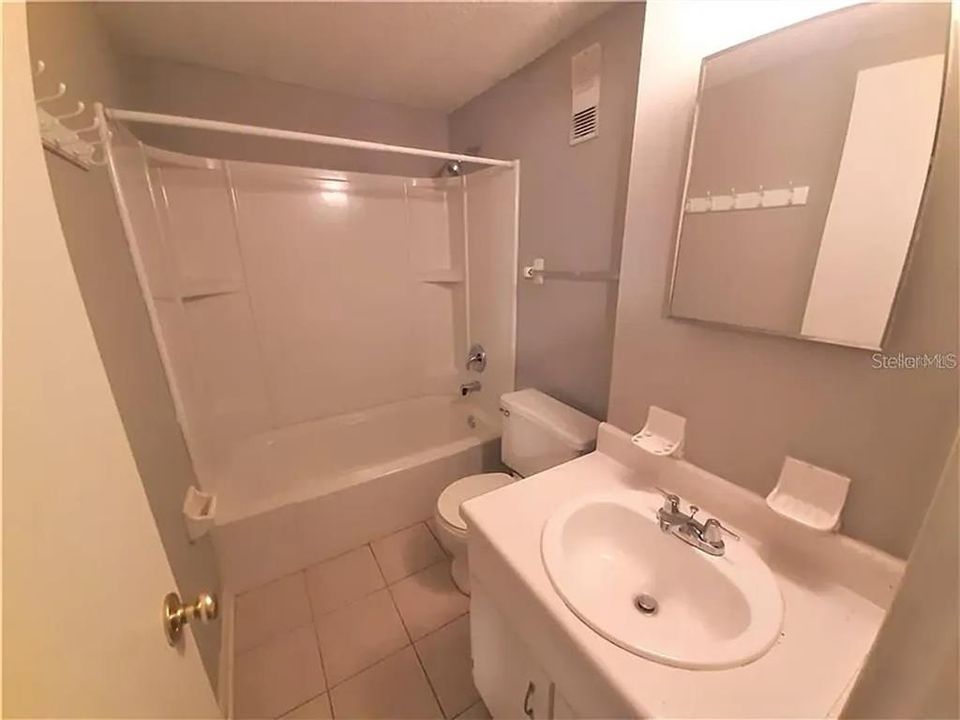 В аренду: $1,250 (1 спален, 1 ванн, 836 Квадратных фут)