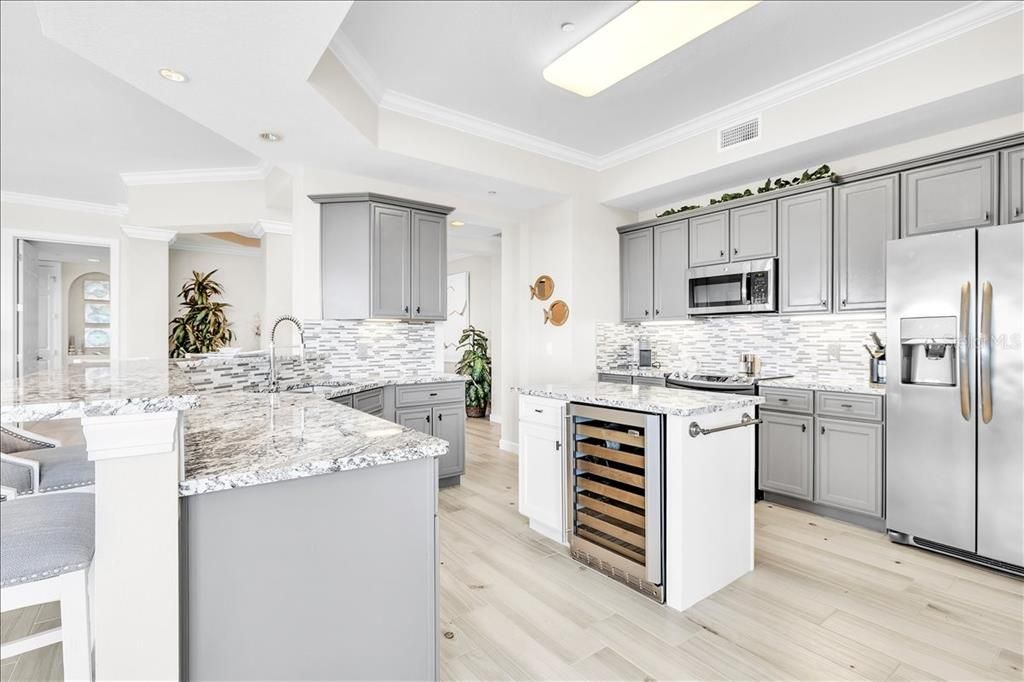 For Sale: $550,000 (4 beds, 3 baths, 2761 Square Feet)