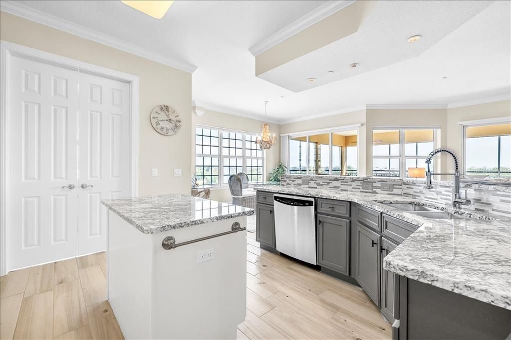 For Sale: $550,000 (4 beds, 3 baths, 2761 Square Feet)