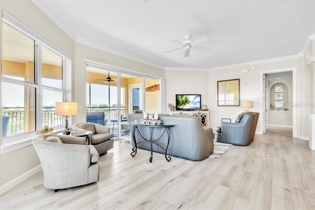 For Sale: $550,000 (4 beds, 3 baths, 2761 Square Feet)