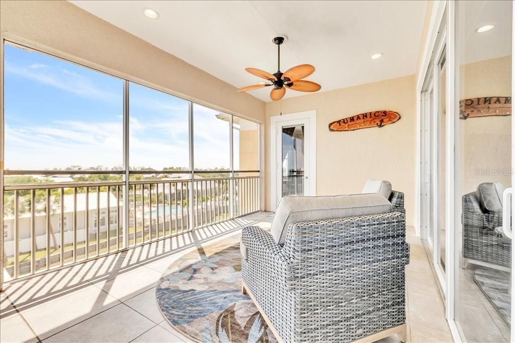 For Sale: $550,000 (4 beds, 3 baths, 2761 Square Feet)