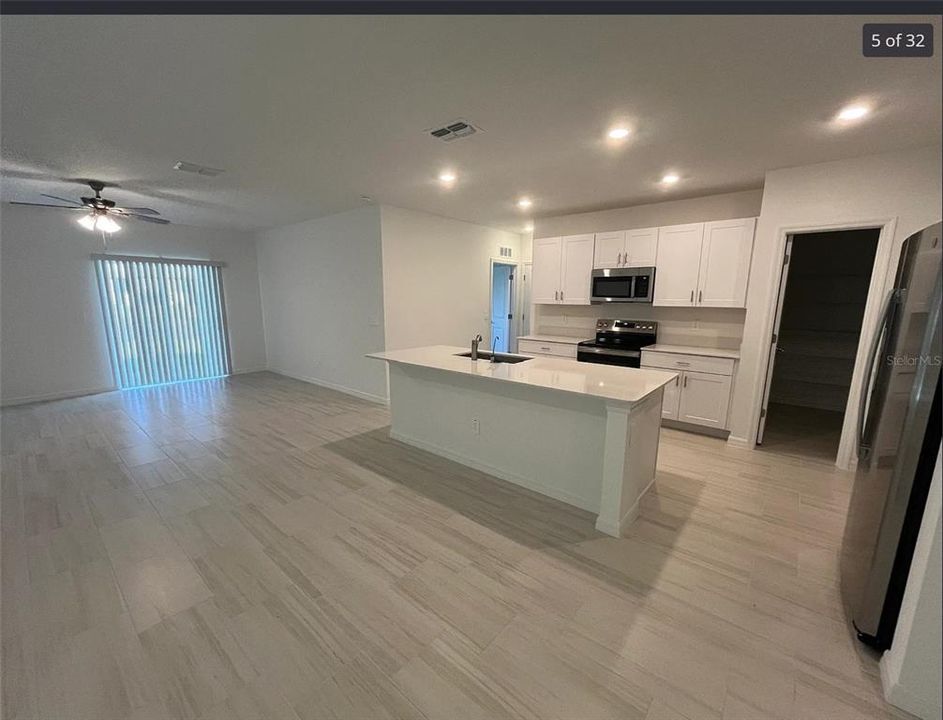 En Renta: $2,950 (6 camas, 3 baños, 2580 Pies cuadrados)