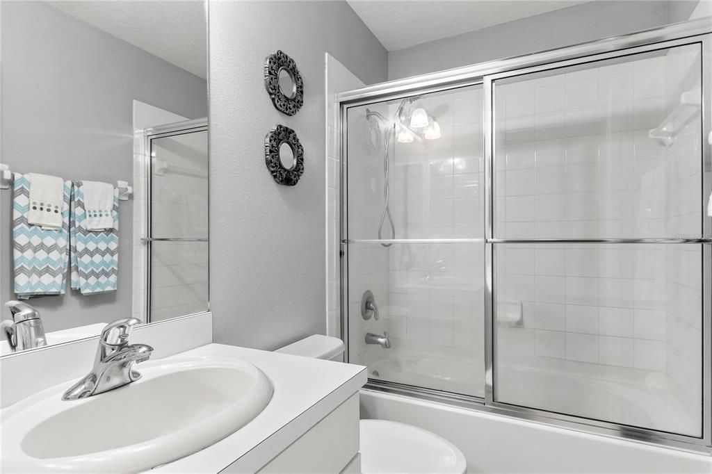 For Sale: $235,000 (3 beds, 2 baths, 1360 Square Feet)