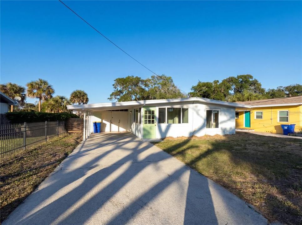 For Sale: $230,000 (2 beds, 1 baths, 875 Square Feet)