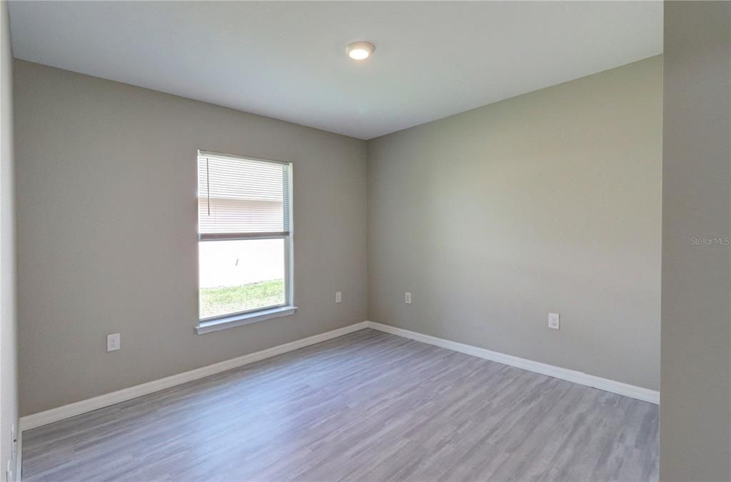 Activo con contrato: $299,900 (4 camas, 2 baños, 1553 Pies cuadrados)
