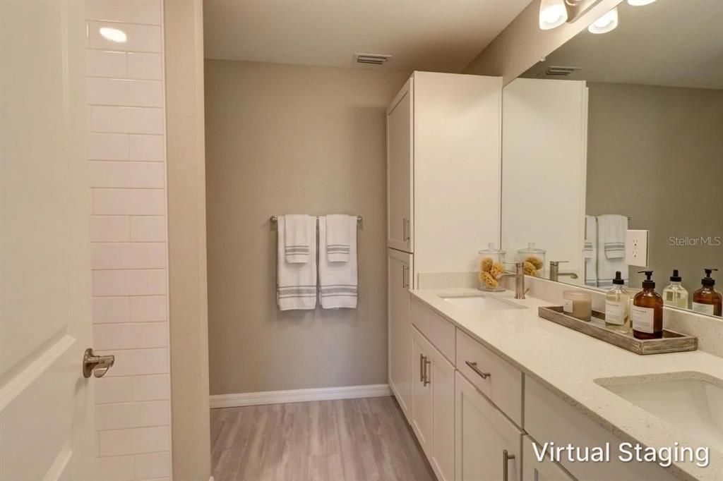 Activo con contrato: $299,900 (4 camas, 2 baños, 1553 Pies cuadrados)
