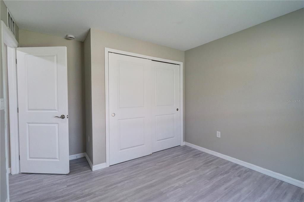Activo con contrato: $299,900 (4 camas, 2 baños, 1553 Pies cuadrados)
