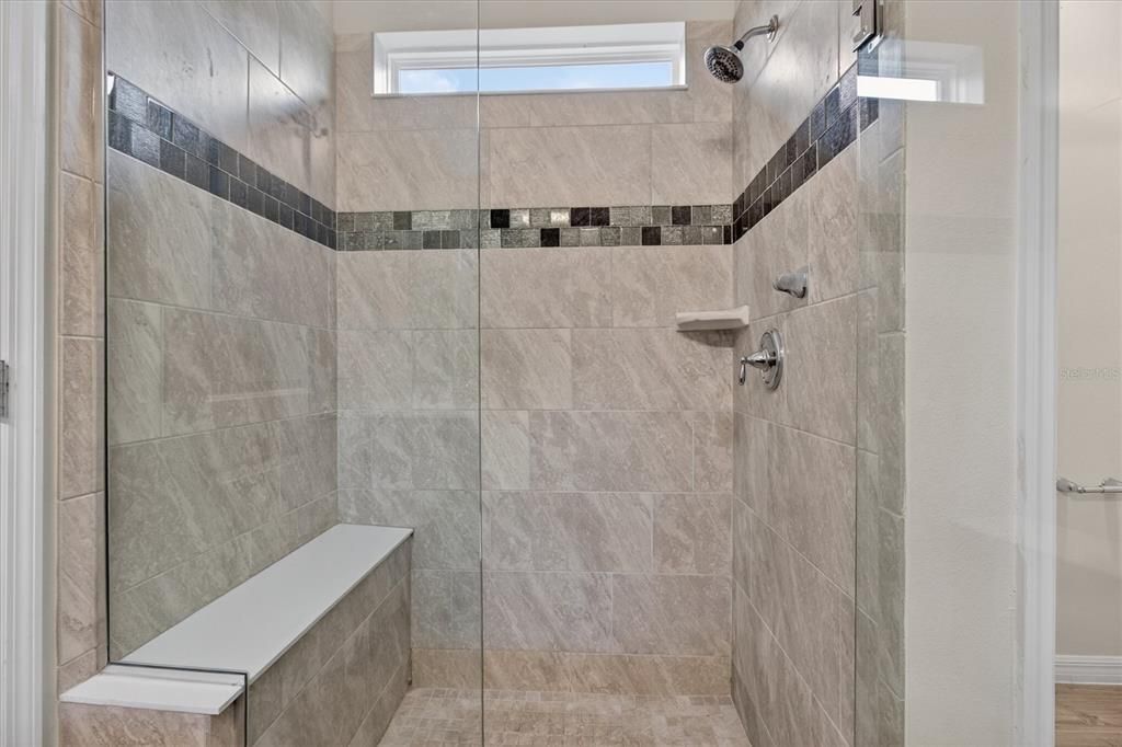 На продажу: $527,990 (4 спален, 2 ванн, 1828 Квадратных фут)