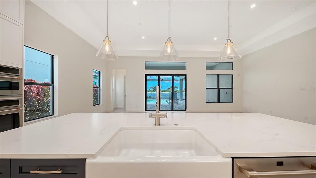 For Sale: $999,990 (3 beds, 2 baths, 2455 Square Feet)