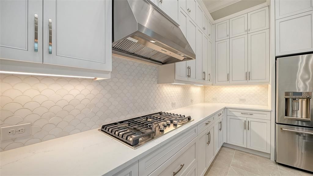 For Sale: $999,990 (3 beds, 2 baths, 2455 Square Feet)