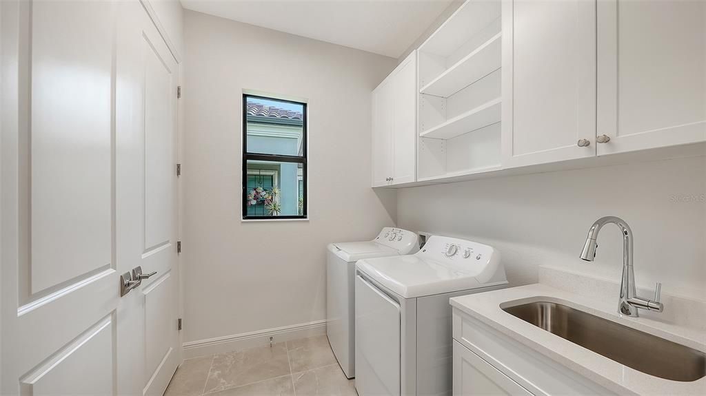 For Sale: $999,990 (3 beds, 2 baths, 2455 Square Feet)