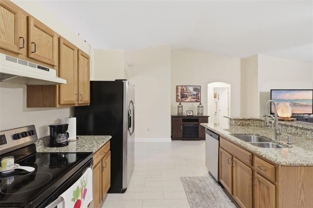 Activo con contrato: $319,997 (3 camas, 2 baños, 1984 Pies cuadrados)