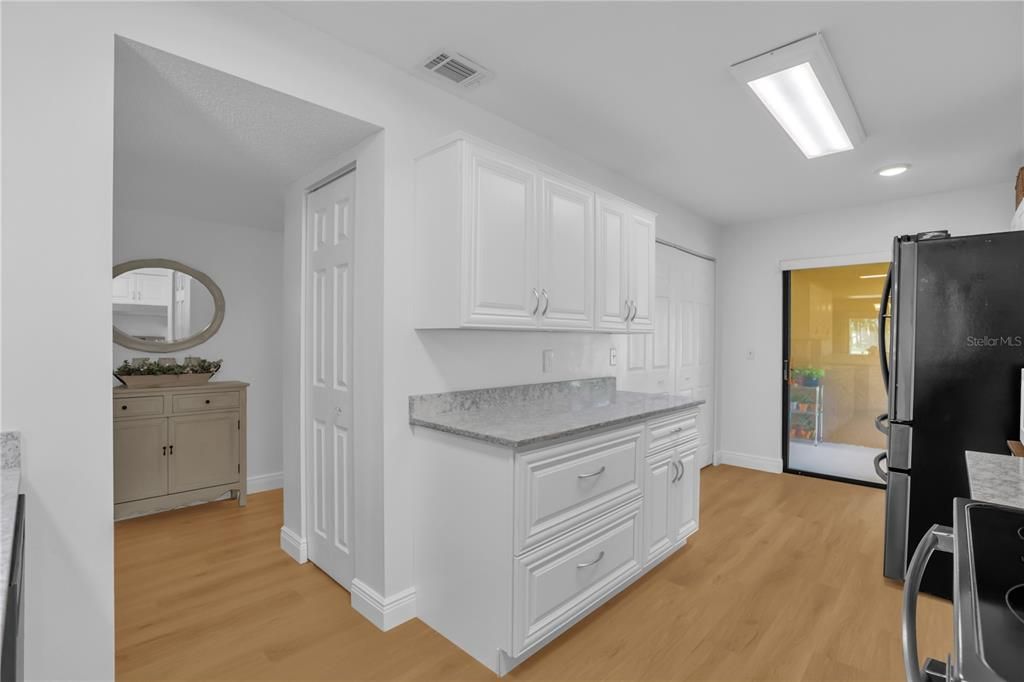 Activo con contrato: $425,000 (3 camas, 2 baños, 1505 Pies cuadrados)