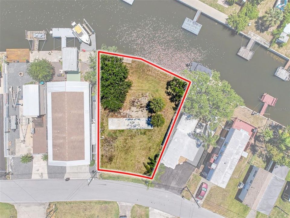 合同活跃: $159,000 (0.12 acres)