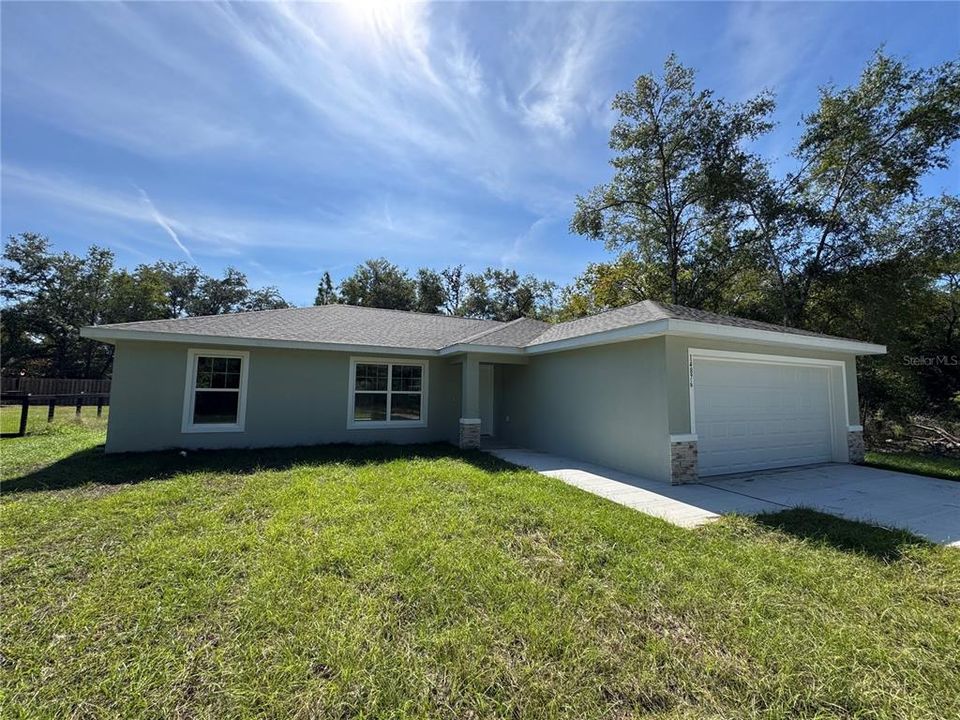 For Sale: $247,500 (3 beds, 2 baths, 1399 Square Feet)