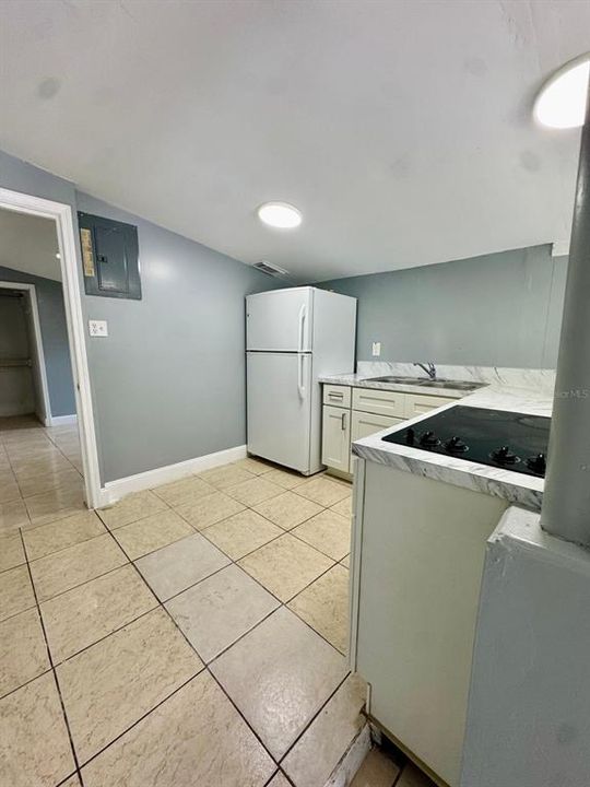 В аренду: $1,300 (1 спален, 1 ванн, 500 Квадратных фут)