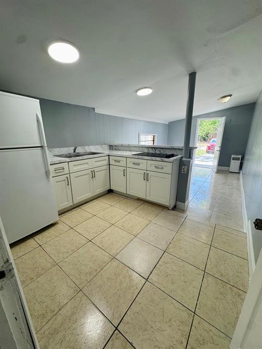В аренду: $1,300 (1 спален, 1 ванн, 500 Квадратных фут)