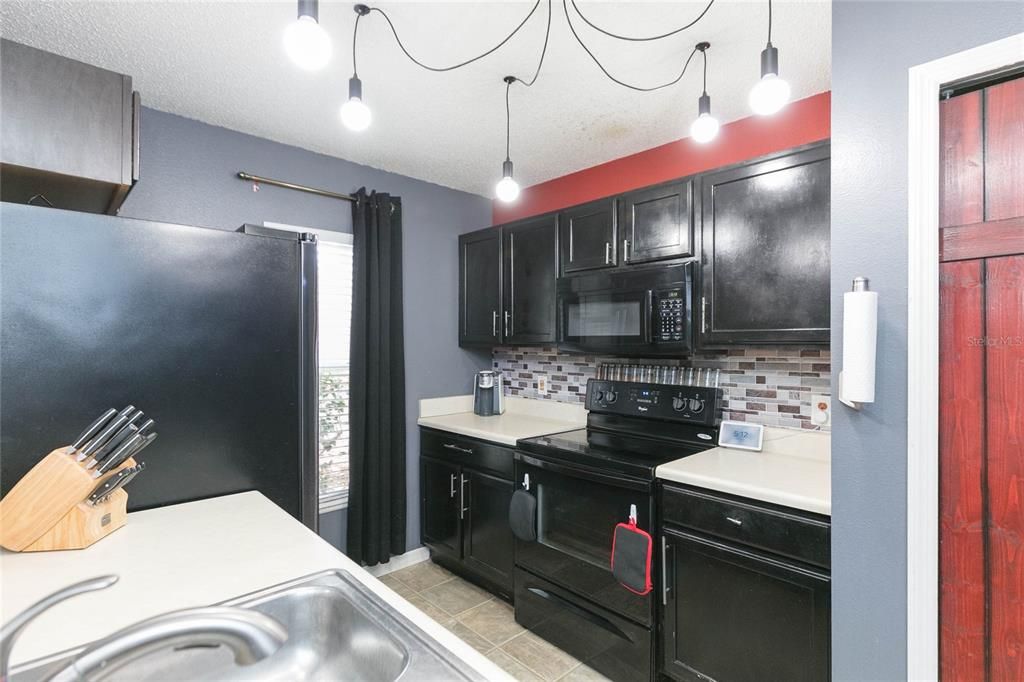 For Sale: $270,000 (3 beds, 2 baths, 1764 Square Feet)
