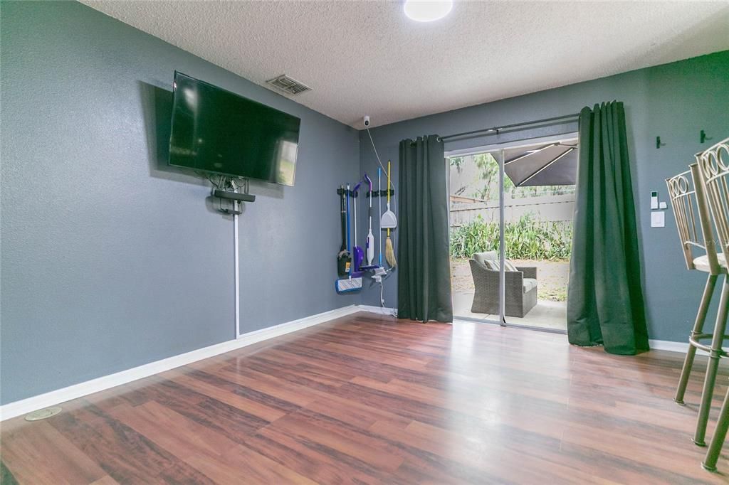 For Sale: $270,000 (3 beds, 2 baths, 1764 Square Feet)
