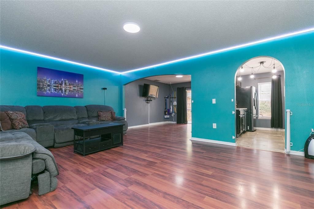 For Sale: $270,000 (3 beds, 2 baths, 1764 Square Feet)