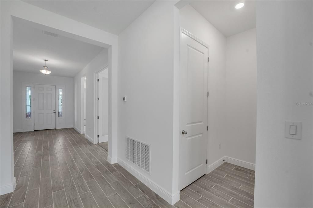 En Venta: $959,647 (6 camas, 4 baños, 3543 Pies cuadrados)