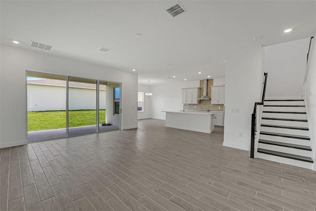 En Venta: $959,647 (6 camas, 4 baños, 3543 Pies cuadrados)