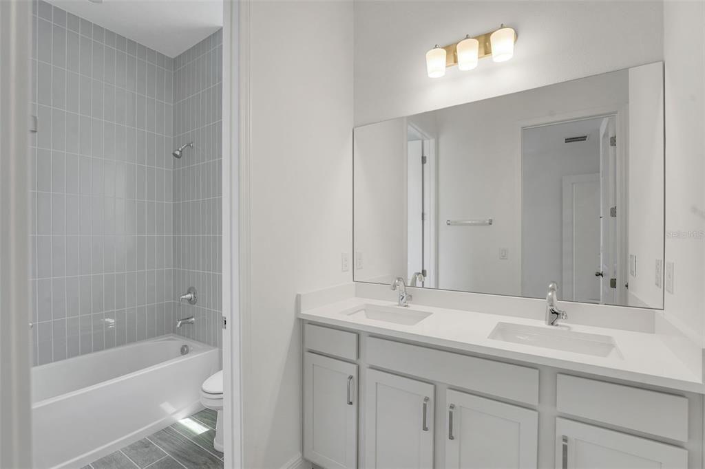 En Venta: $959,647 (6 camas, 4 baños, 3543 Pies cuadrados)