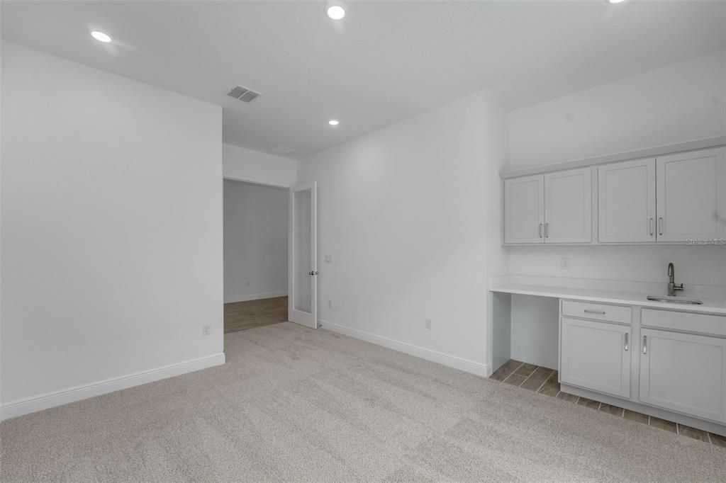 En Venta: $959,647 (6 camas, 4 baños, 3543 Pies cuadrados)