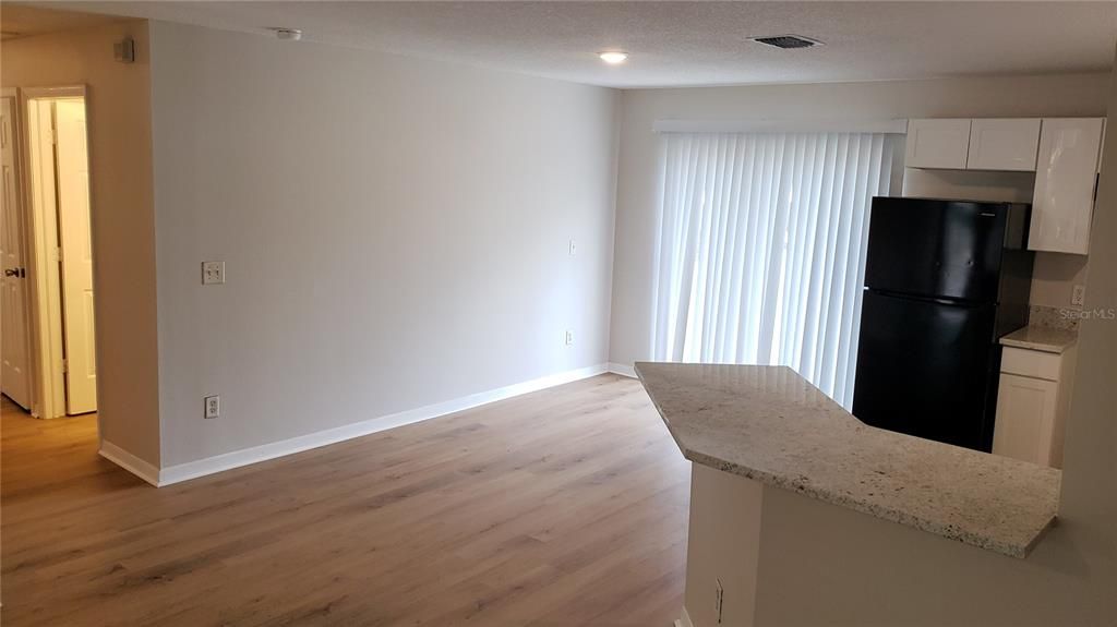 В аренду: $2,095 (3 спален, 2 ванн, 1200 Квадратных фут)