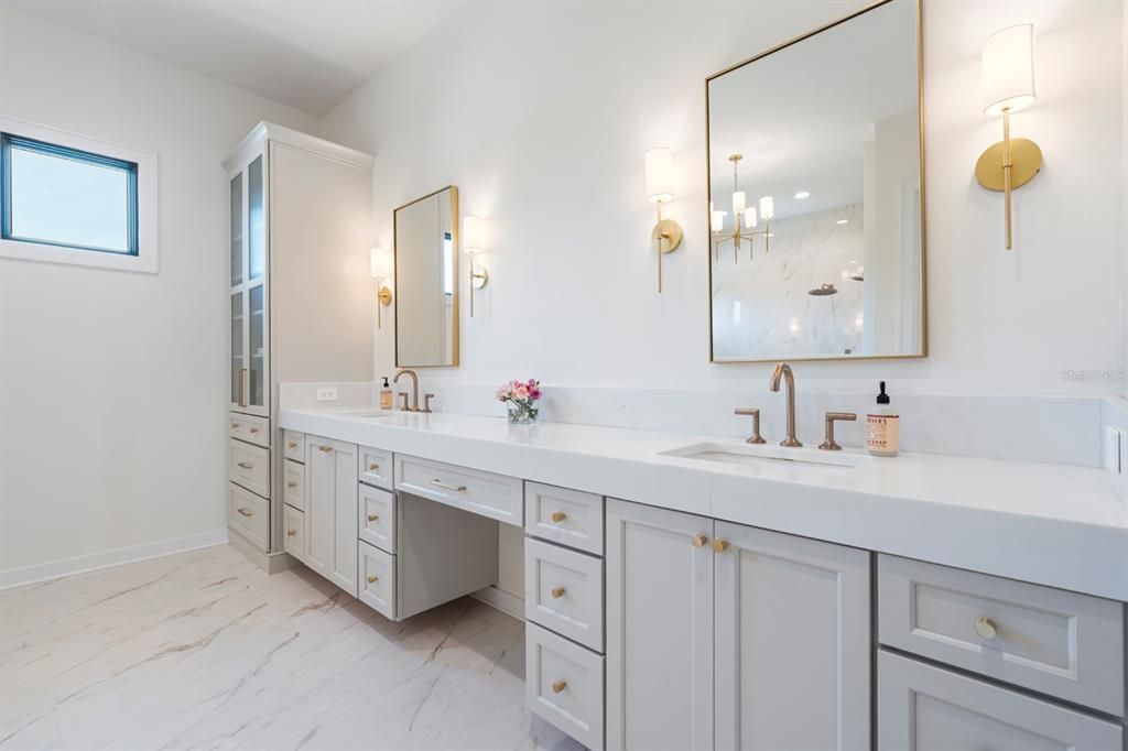 For Sale: $3,895,000 (4 beds, 4 baths, 5347 Square Feet)