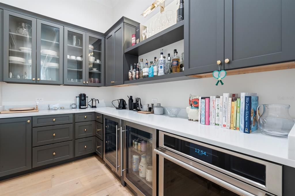 For Sale: $3,895,000 (4 beds, 4 baths, 5347 Square Feet)