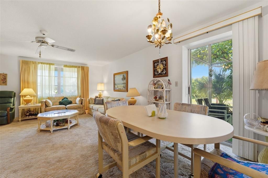 На продажу: $268,000 (2 спален, 2 ванн, 1039 Квадратных фут)