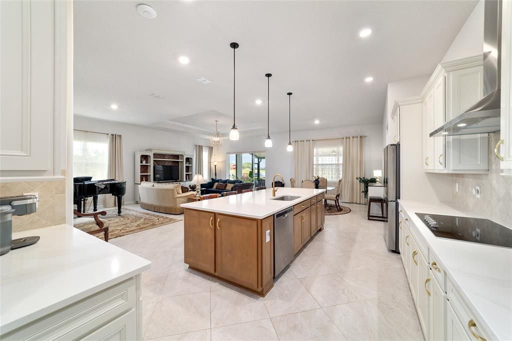 For Sale: $582,000 (3 beds, 3 baths, 2995 Square Feet)