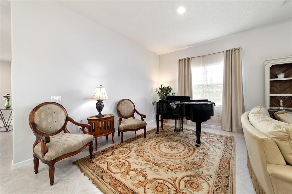 For Sale: $582,000 (3 beds, 3 baths, 2995 Square Feet)