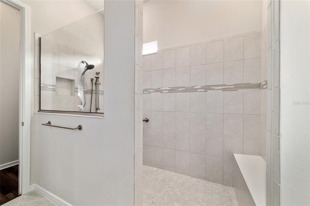 For Sale: $582,000 (3 beds, 3 baths, 2995 Square Feet)