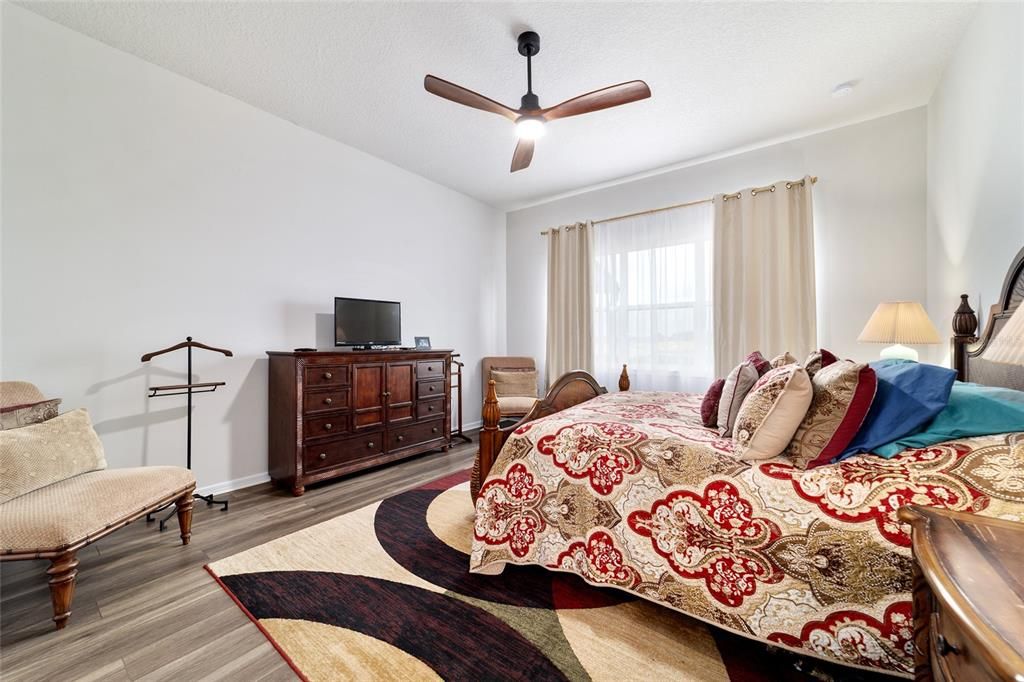 For Sale: $582,000 (3 beds, 3 baths, 2995 Square Feet)