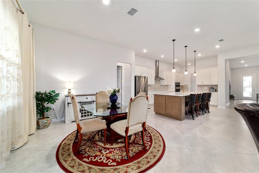 For Sale: $582,000 (3 beds, 3 baths, 2995 Square Feet)