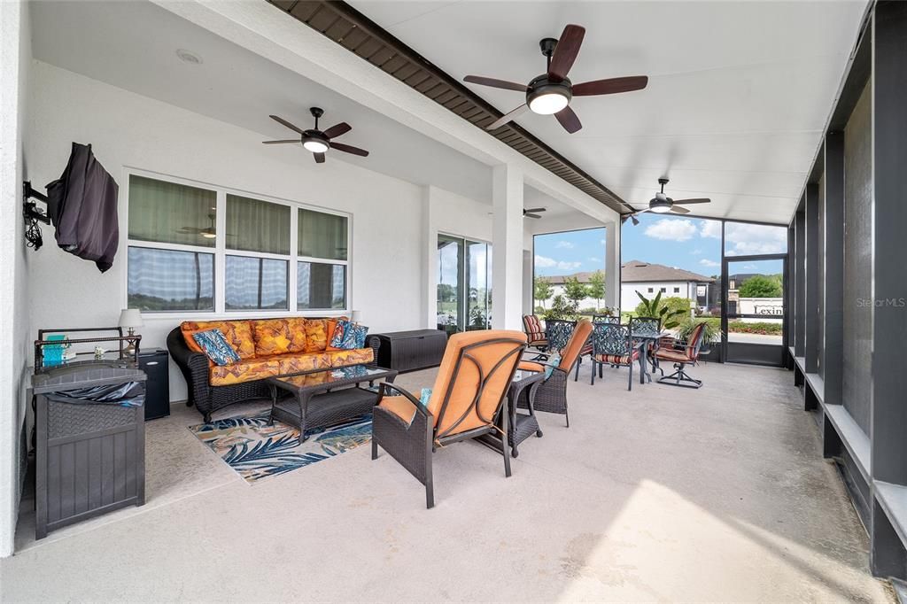 For Sale: $582,000 (3 beds, 3 baths, 2995 Square Feet)