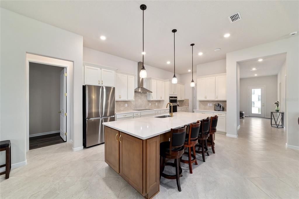 For Sale: $582,000 (3 beds, 3 baths, 2995 Square Feet)