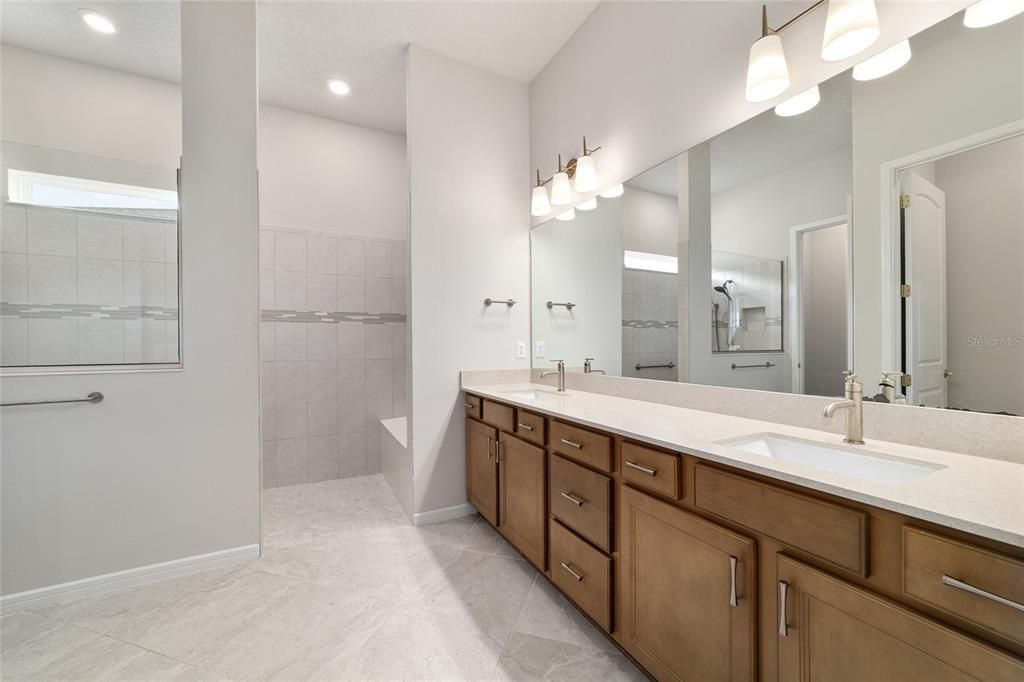 For Sale: $582,000 (3 beds, 3 baths, 2995 Square Feet)