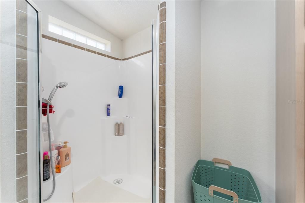 Active With Contract: $199,900 (3 beds, 2 baths, 2031 Square Feet)