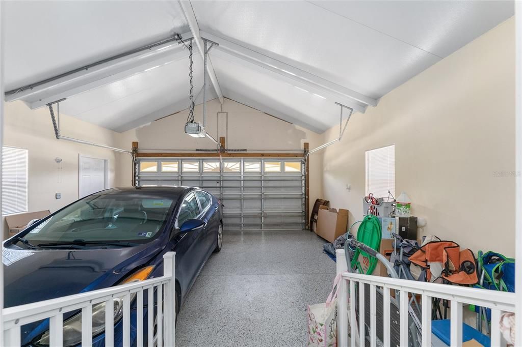 Active With Contract: $199,900 (3 beds, 2 baths, 2031 Square Feet)