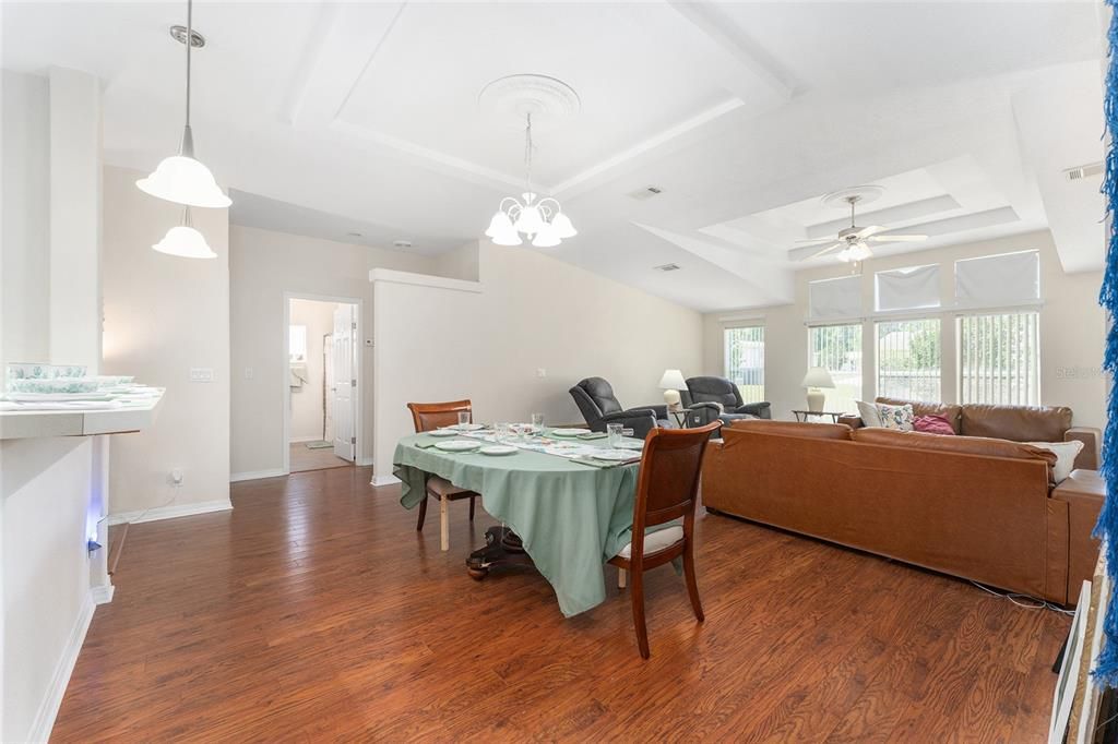 Active With Contract: $199,900 (3 beds, 2 baths, 2031 Square Feet)
