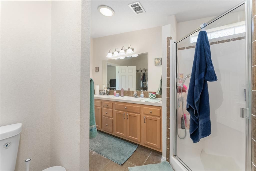 Active With Contract: $199,900 (3 beds, 2 baths, 2031 Square Feet)