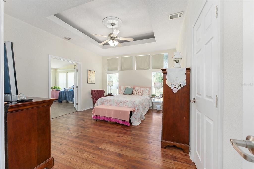 Active With Contract: $199,900 (3 beds, 2 baths, 2031 Square Feet)