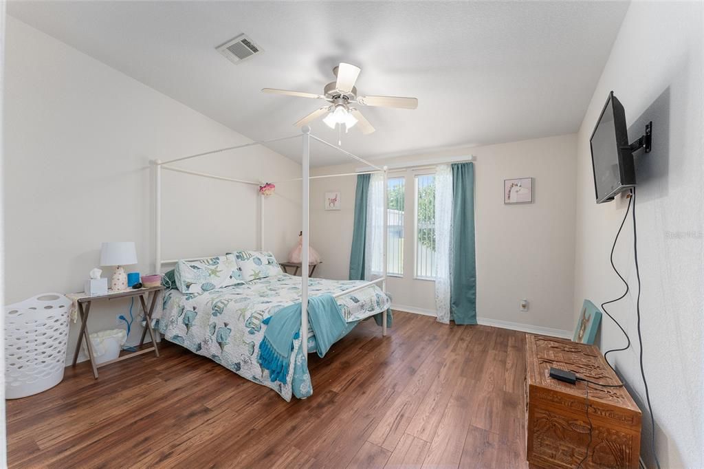 Active With Contract: $199,900 (3 beds, 2 baths, 2031 Square Feet)